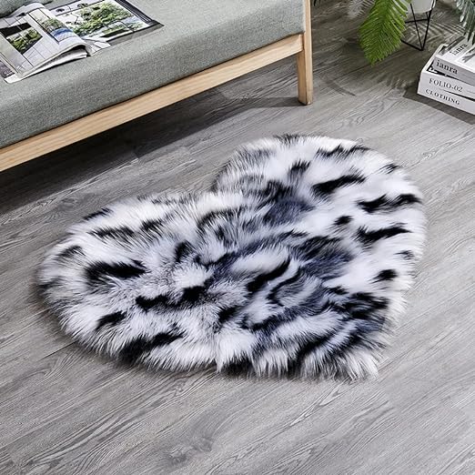 Brand New Shaggy carpet - Heart - Anti slip with Quality specifications   70 x 80cm►2.29 x 2.62ft