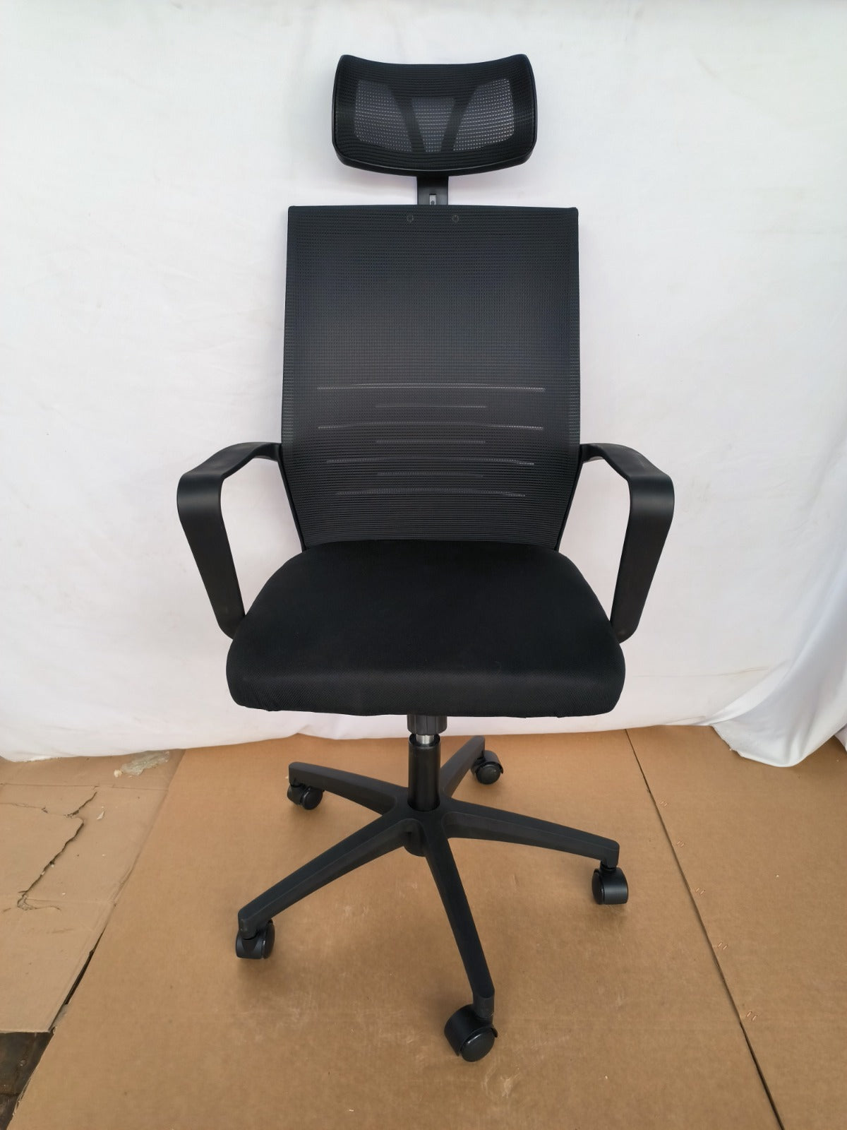 Office Chair with headrest -  Brand New Ergonomic Mesh Office Chair – Lumbar support – Breathable – Cost-effective - comfortable